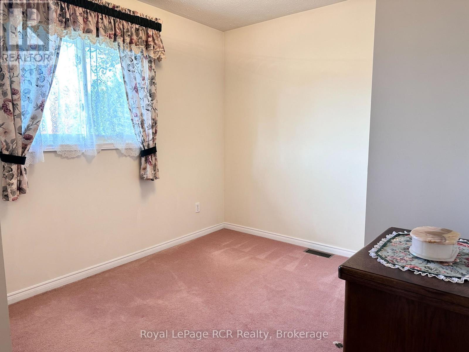 218 4th Street Crescent, Hanover, Ontario  N4N 3S2 - Photo 29 - X12467712