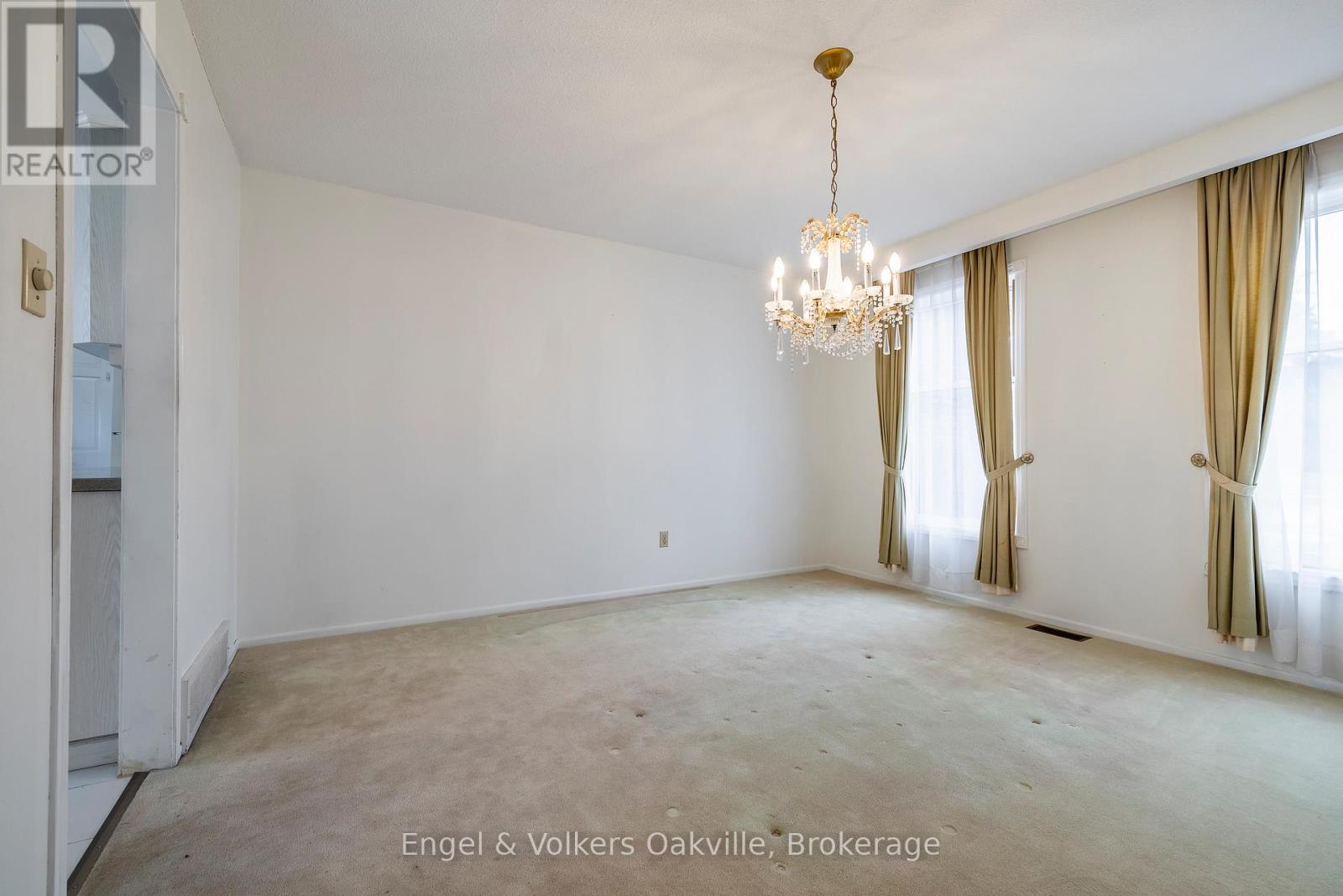 1929 Fieldgate Drive, Burlington, Ontario L7P 3H4 - Photo 14 - W12528262