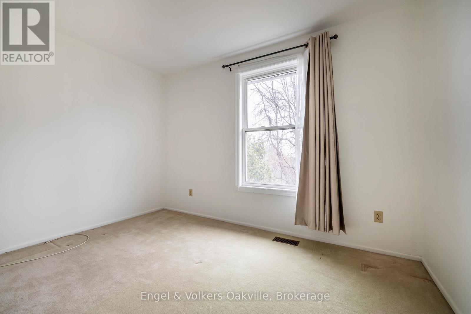 1929 Fieldgate Drive, Burlington, Ontario L7P 3H4 - Photo 19 - W12528262