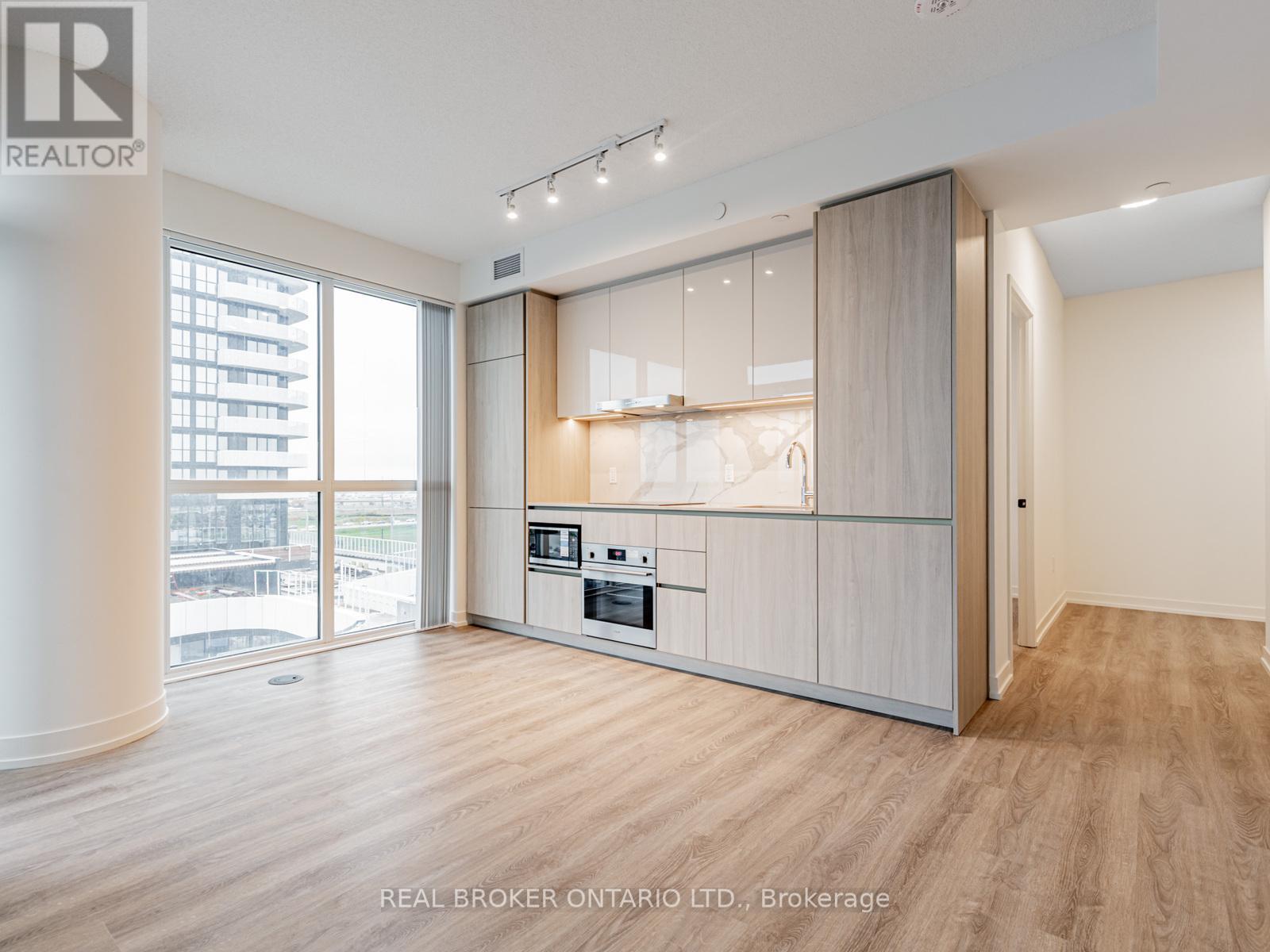 712 - 8 INTERCHANGE WAY, Vaughan, Ontario