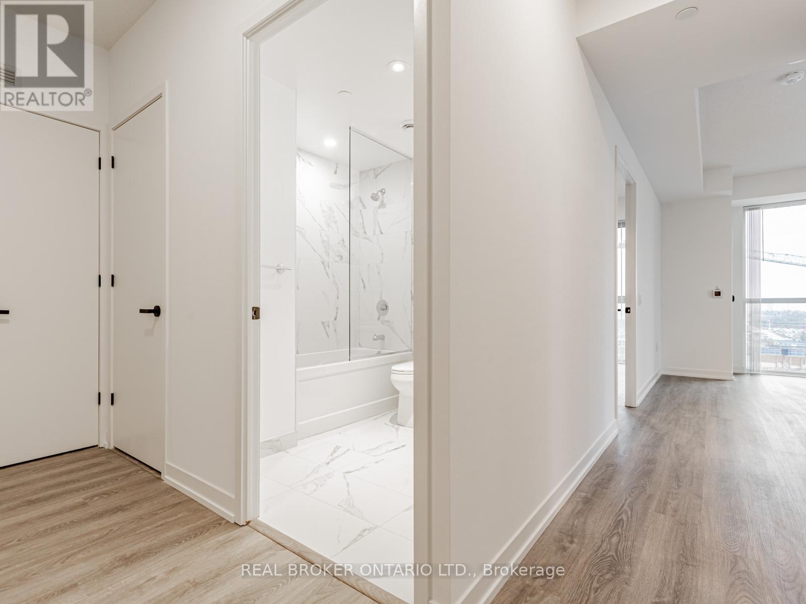 712 - 8 Interchange Way, Vaughan, Ontario  L4K 0R2 - Photo 12 - N12528064