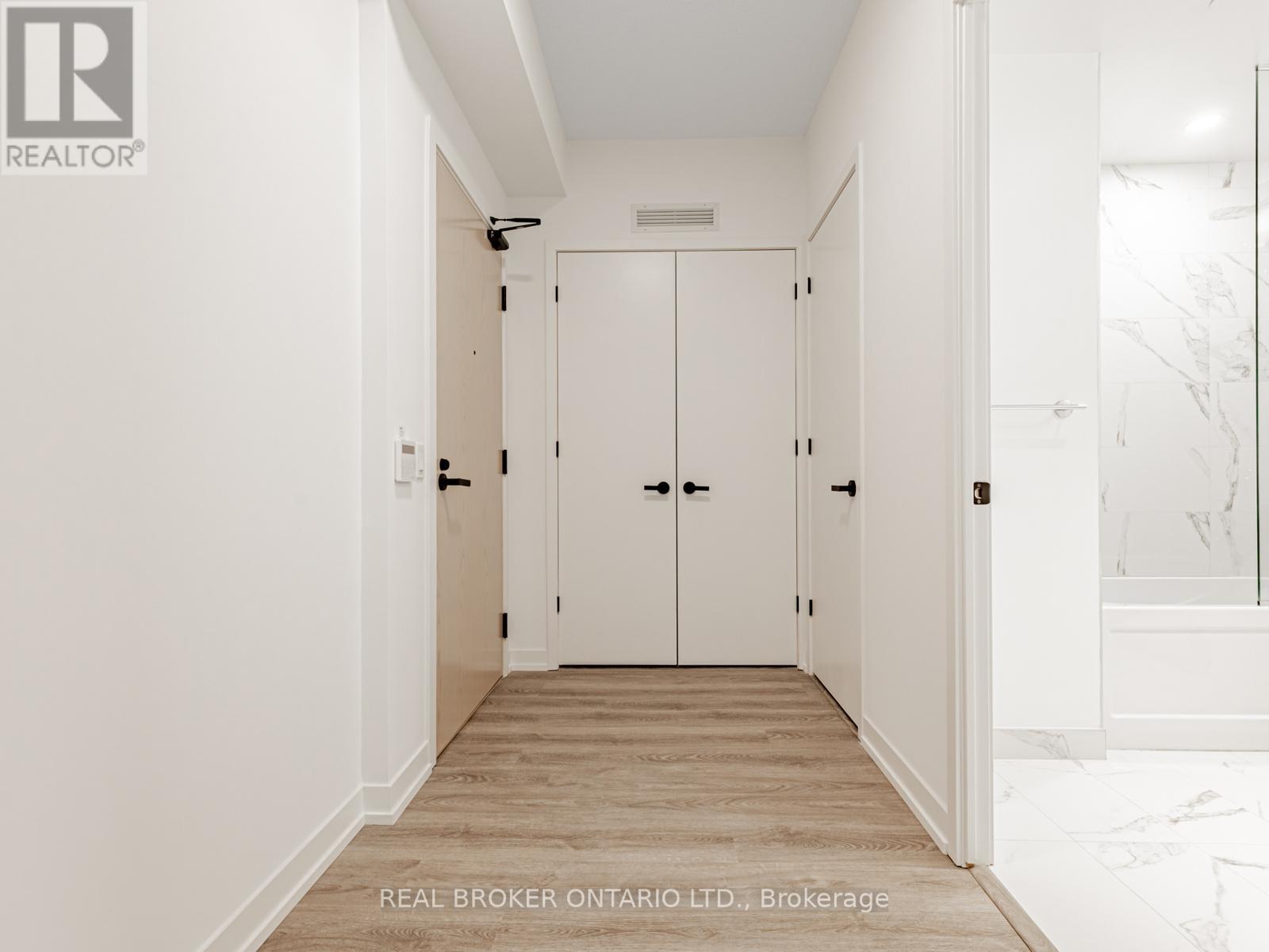 712 - 8 Interchange Way, Vaughan, Ontario  L4K 0R2 - Photo 14 - N12528064