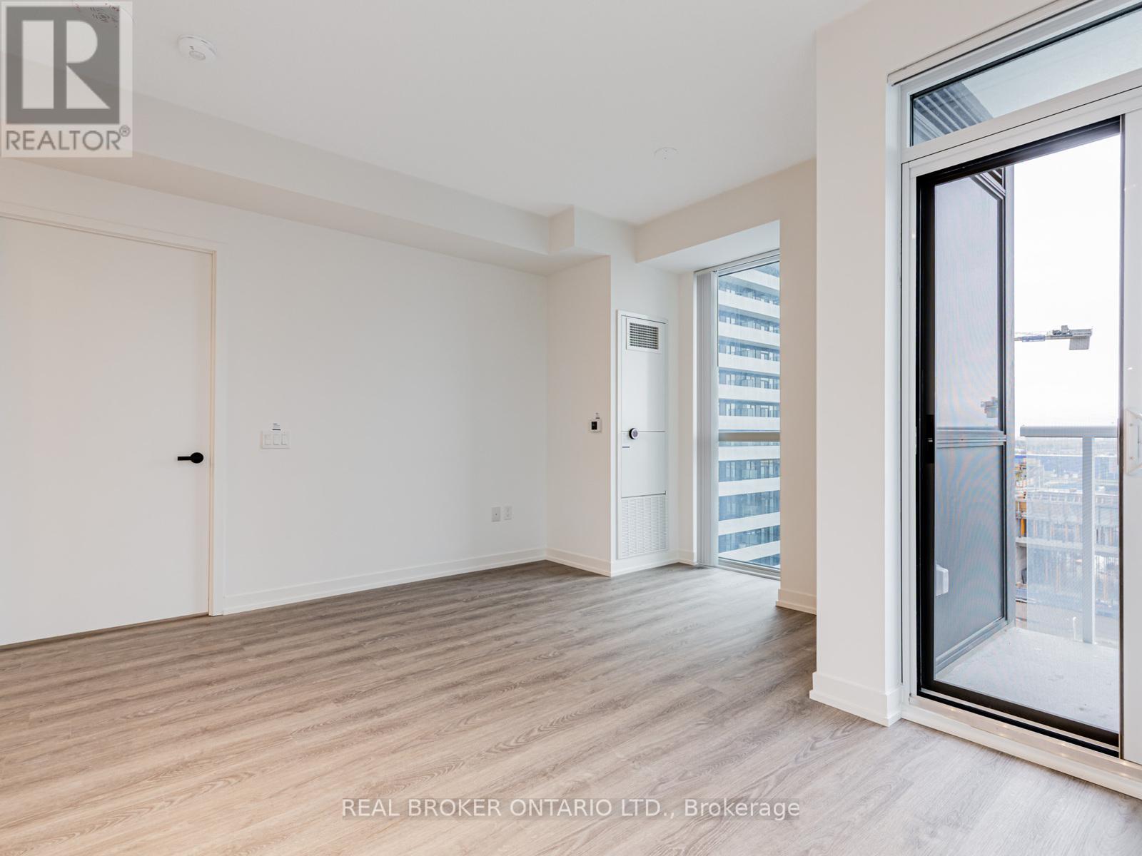 712 - 8 Interchange Way, Vaughan, Ontario  L4K 0R2 - Photo 3 - N12528064