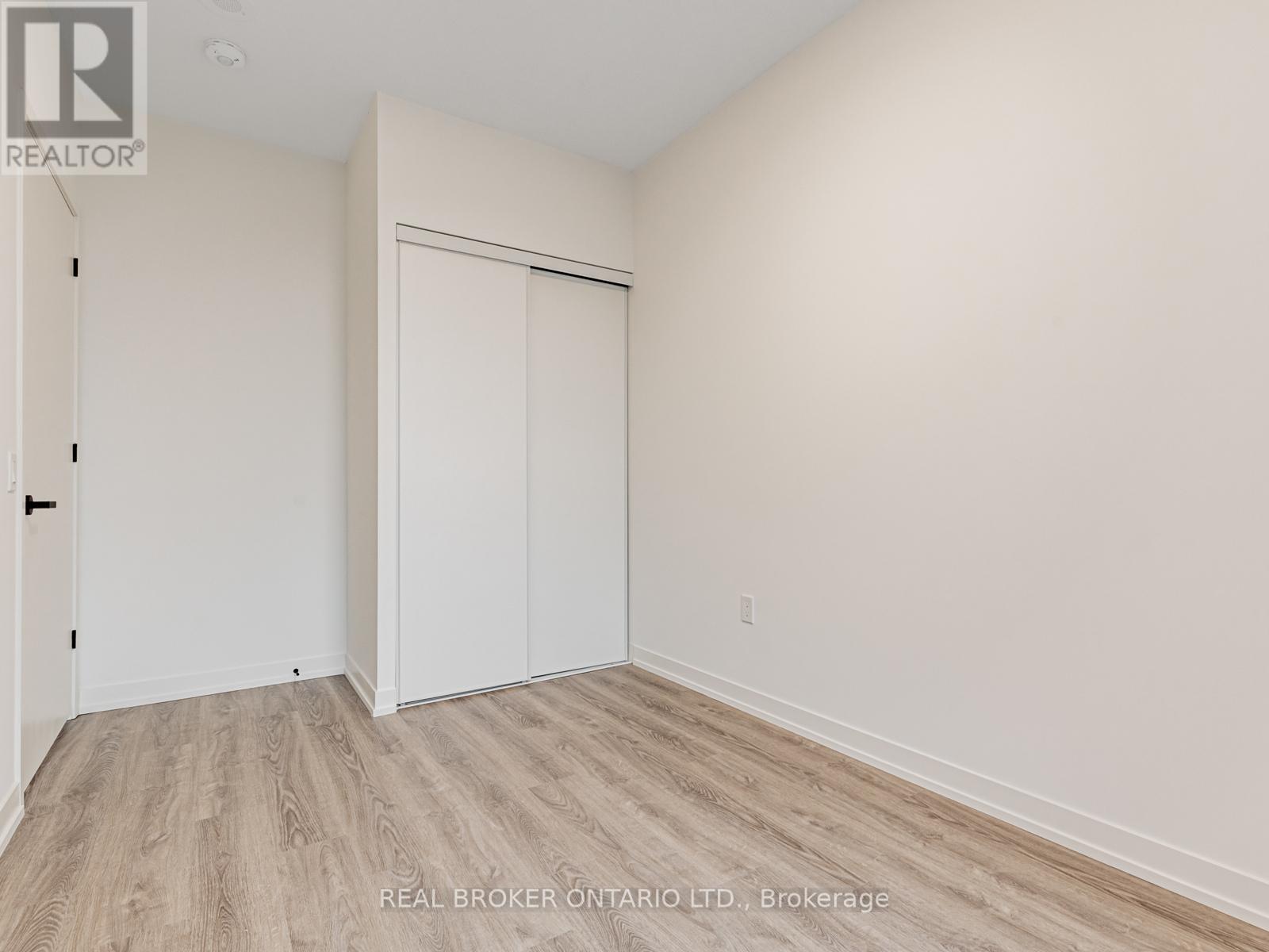 712 - 8 Interchange Way, Vaughan, Ontario  L4K 0R2 - Photo 9 - N12528064