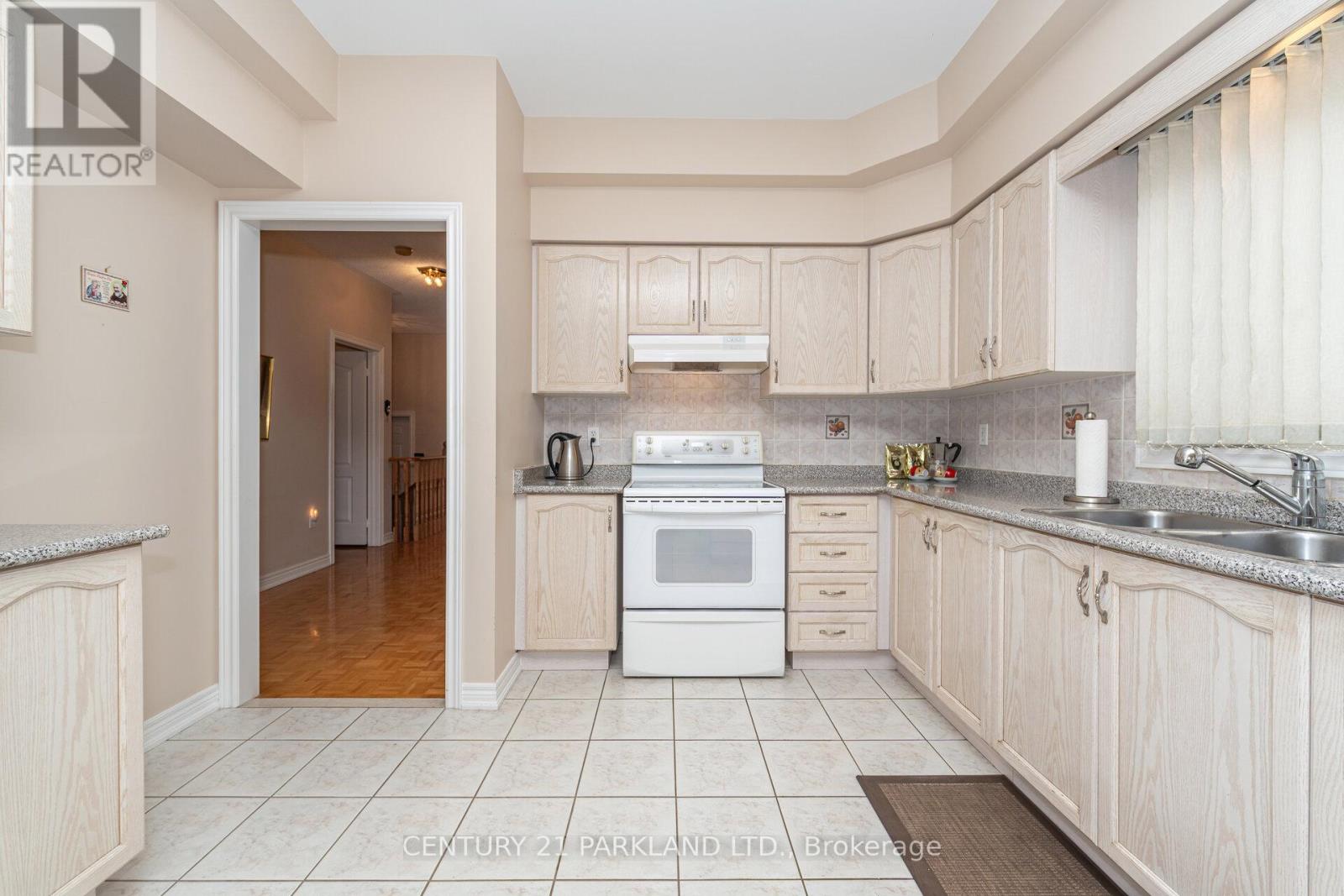 101 Cachet Hill Crescent, Vaughan, Ontario  L4H 1S6 - Photo 10 - N12528086