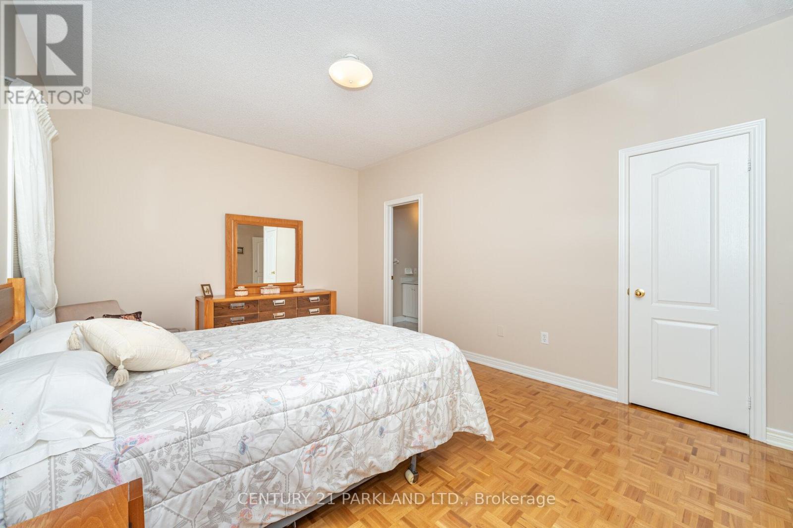 101 Cachet Hill Crescent, Vaughan, Ontario  L4H 1S6 - Photo 17 - N12528086