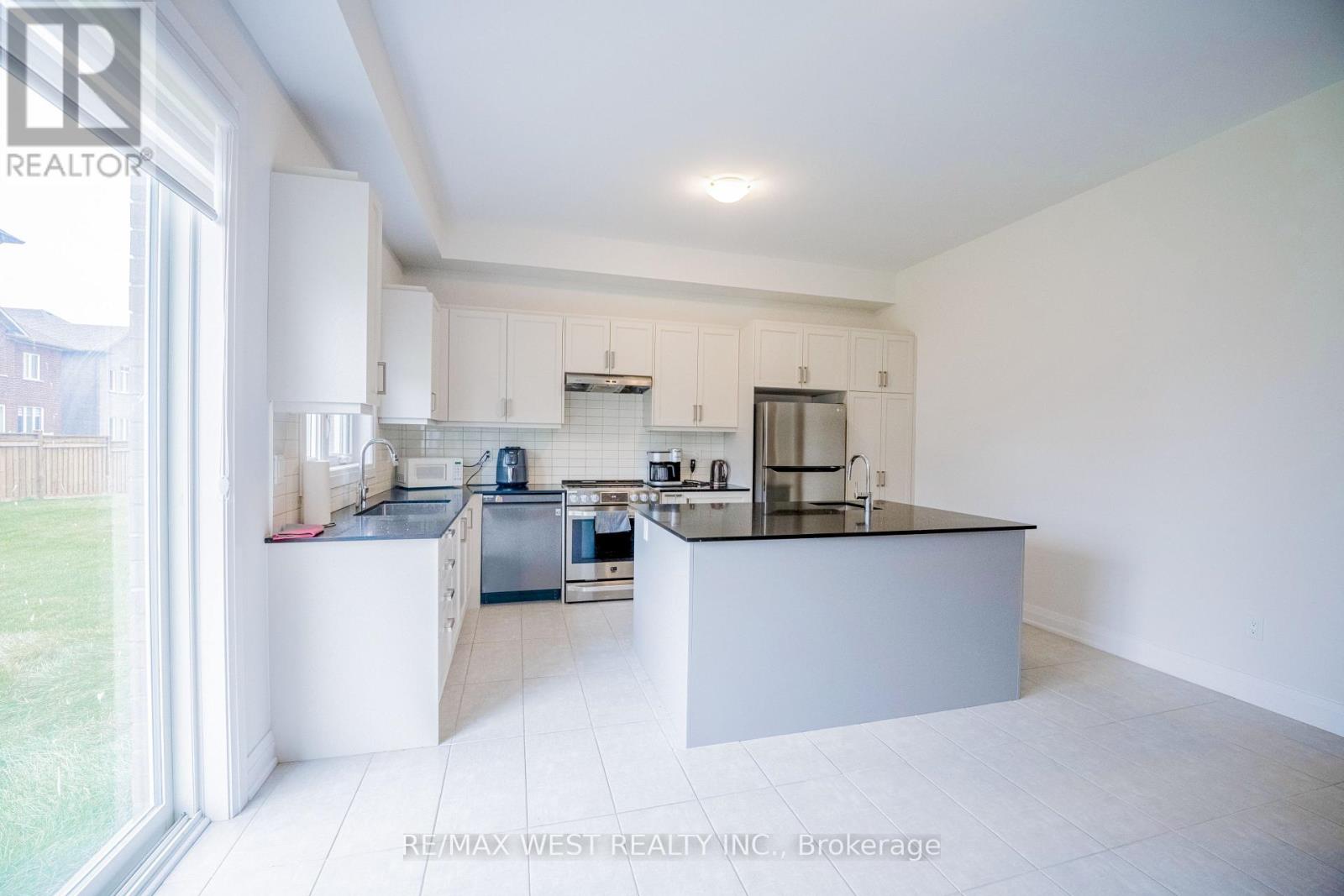 3 Speciosa Street, Richmond Hill, Ontario  L4E 2Y5 - Photo 12 - N12528134