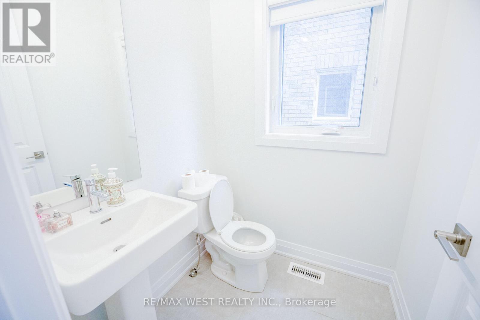 3 Speciosa Street, Richmond Hill, Ontario  L4E 2Y5 - Photo 19 - N12528134