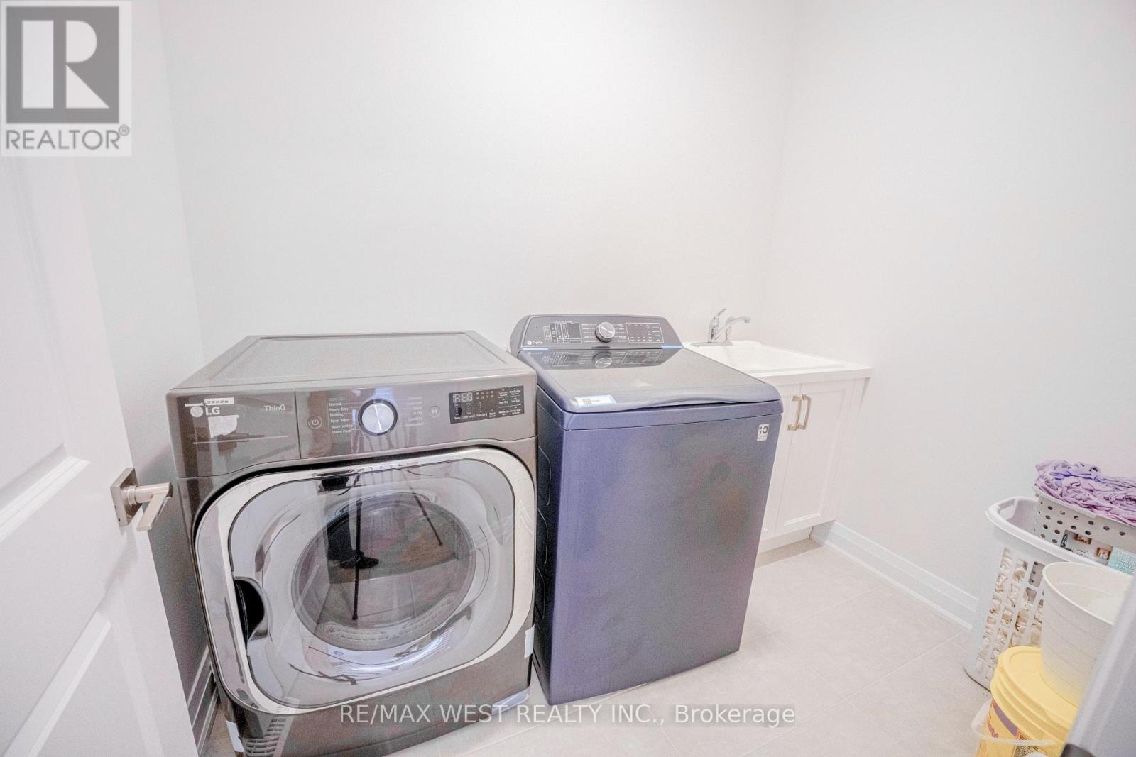 3 Speciosa Street, Richmond Hill, Ontario  L4E 2Y5 - Photo 39 - N12528134