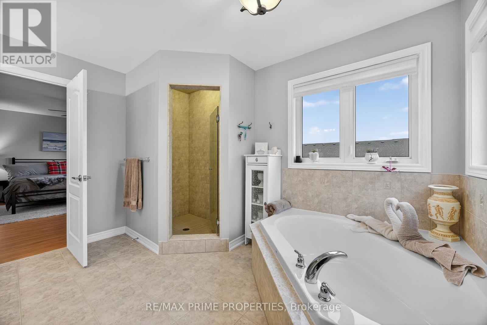 16 Don Rose Boulevard, East Gwillimbury, Ontario  L0G 1M0 - Photo 16 - N12528210