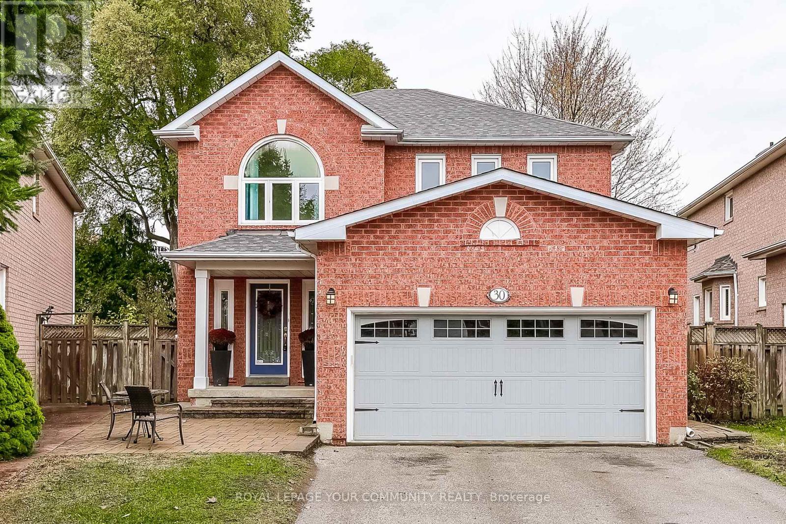 30 CRIMSON COURT, Richmond Hill, Ontario