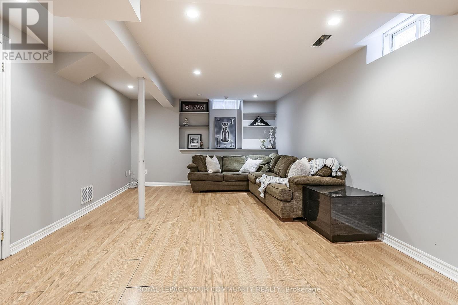 30 Crimson Court, Richmond Hill, Ontario  L4C 0J5 - Photo 33 - N12528222