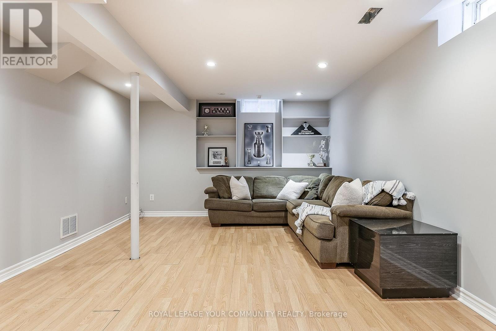 30 Crimson Court, Richmond Hill, Ontario  L4C 0J5 - Photo 34 - N12528222