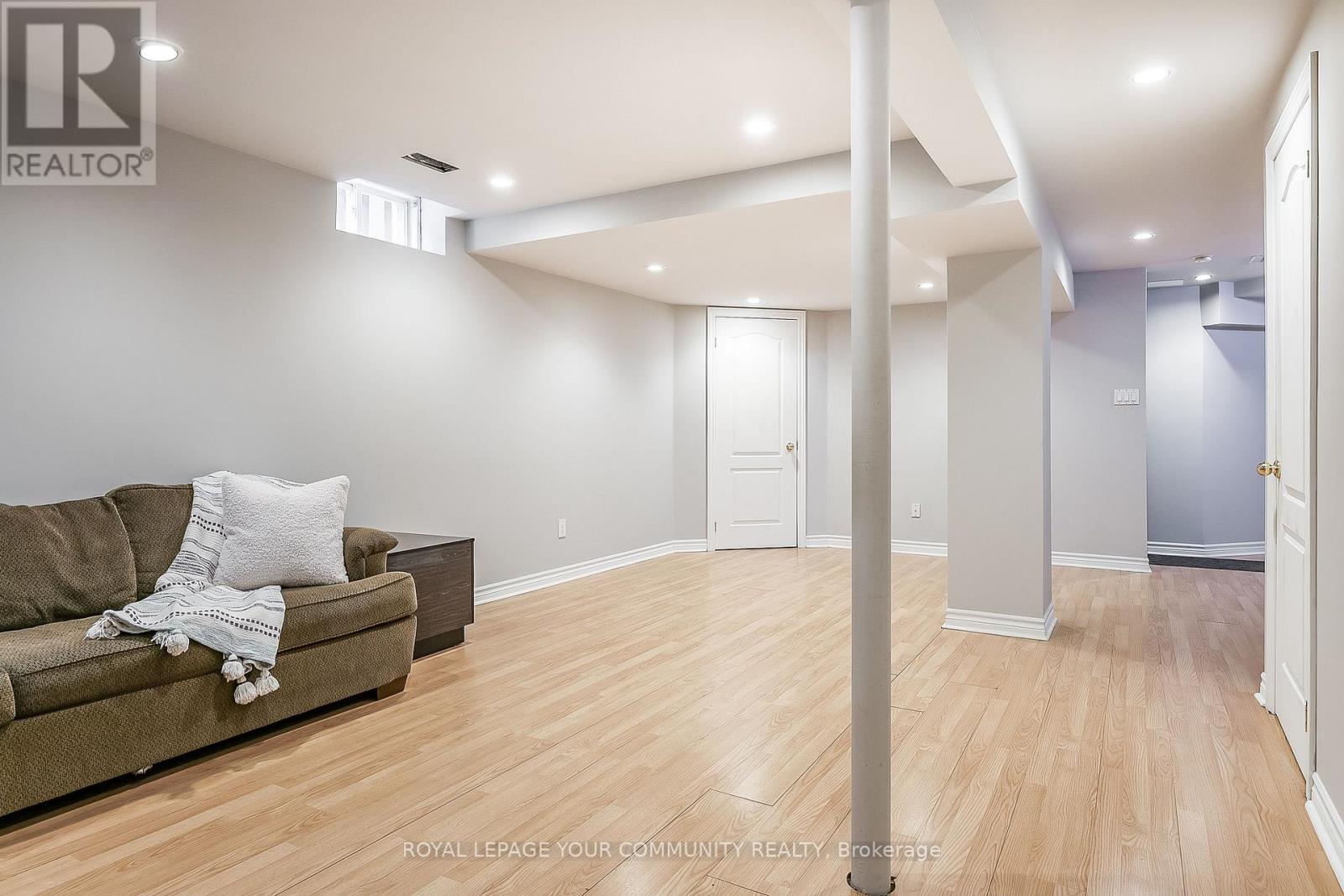 30 Crimson Court, Richmond Hill, Ontario  L4C 0J5 - Photo 35 - N12528222