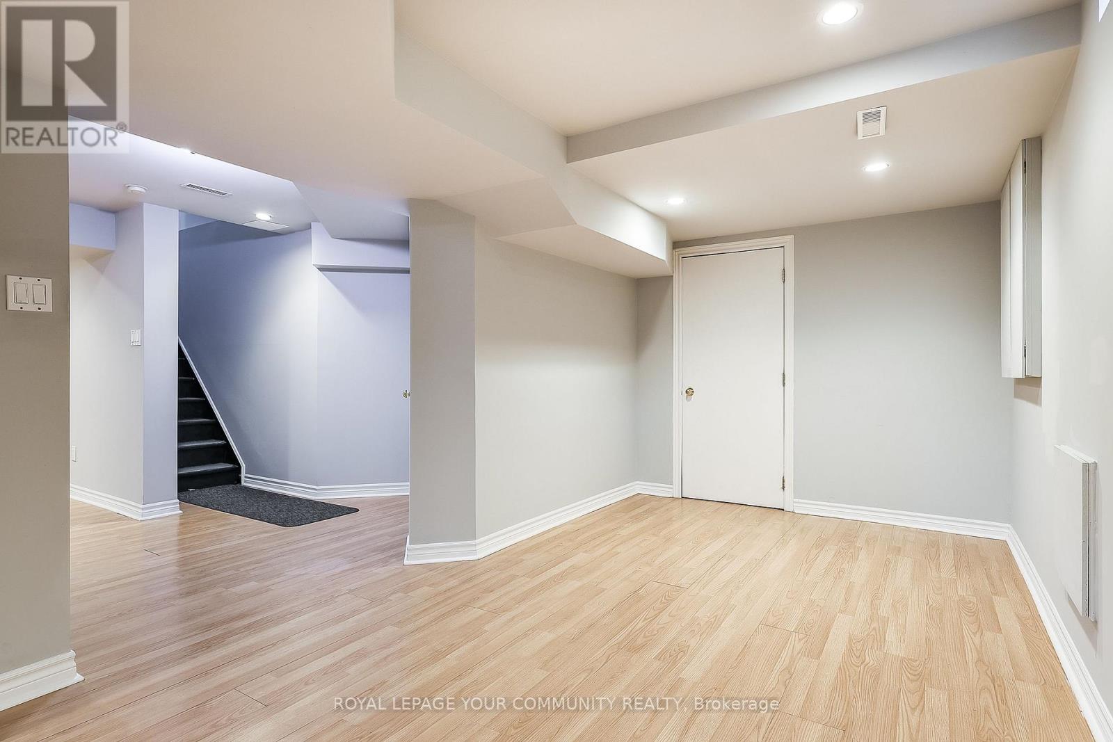 30 Crimson Court, Richmond Hill, Ontario  L4C 0J5 - Photo 38 - N12528222