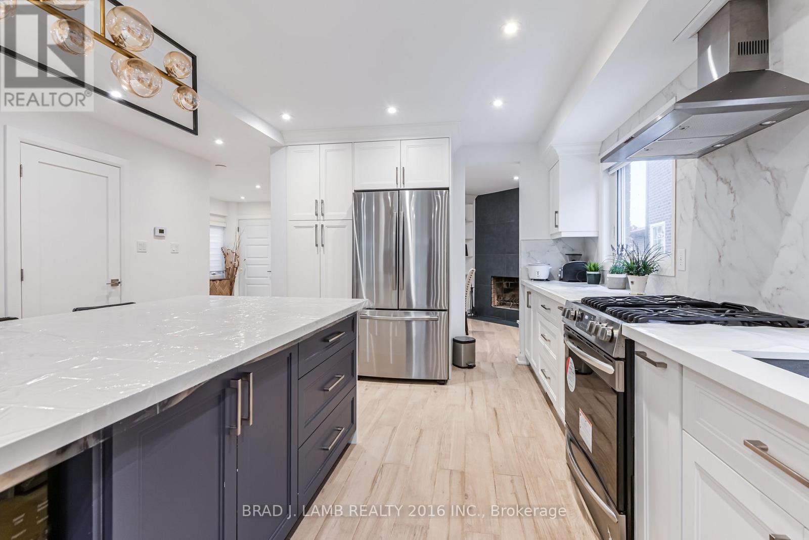 Bed 1 - 54 Campbell Avenue, Vaughan, Ontario  L4J 4Y7 - Photo 12 - N12528226