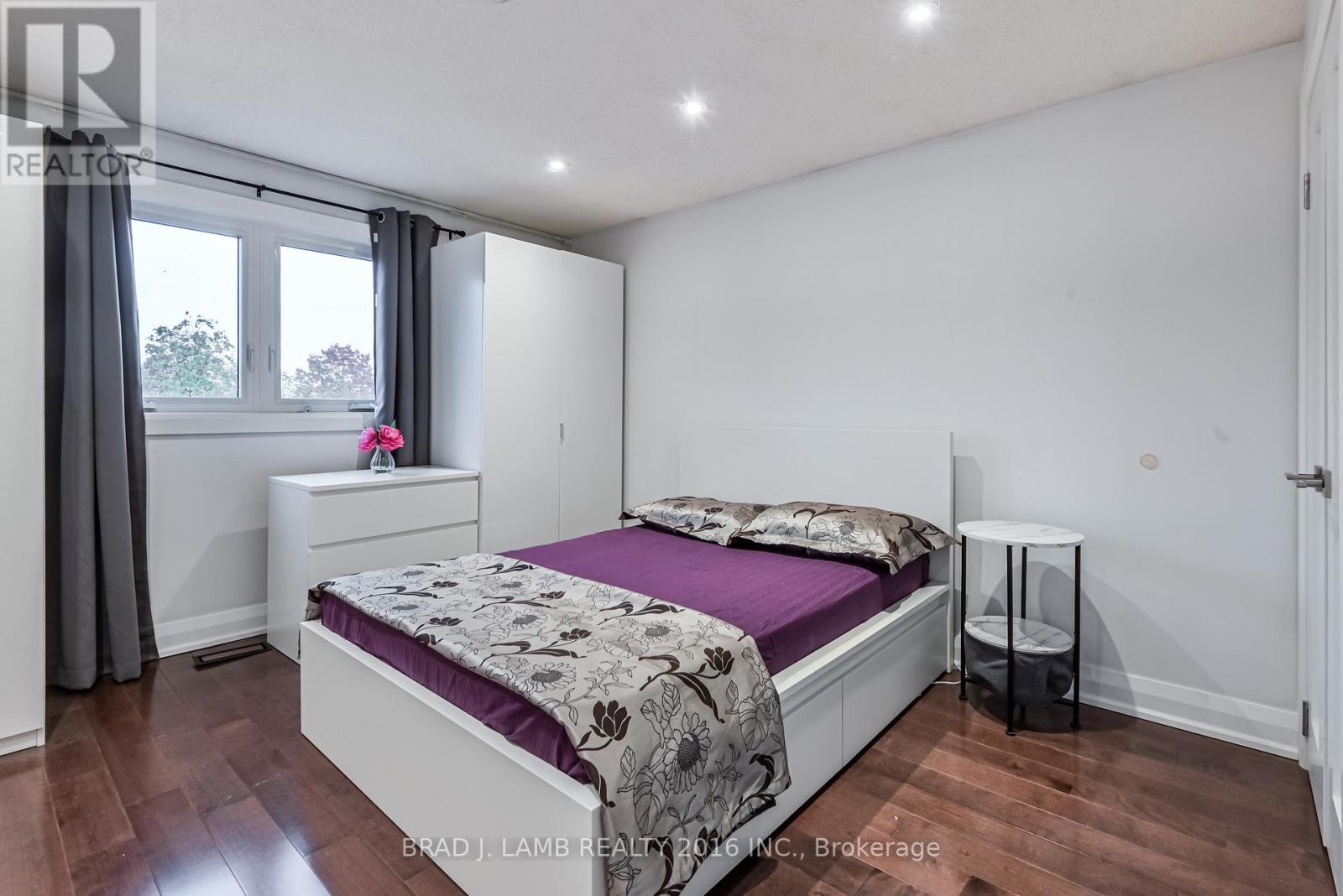 Bed 1 - 54 Campbell Avenue, Vaughan, Ontario  L4J 4Y7 - Photo 24 - N12528226