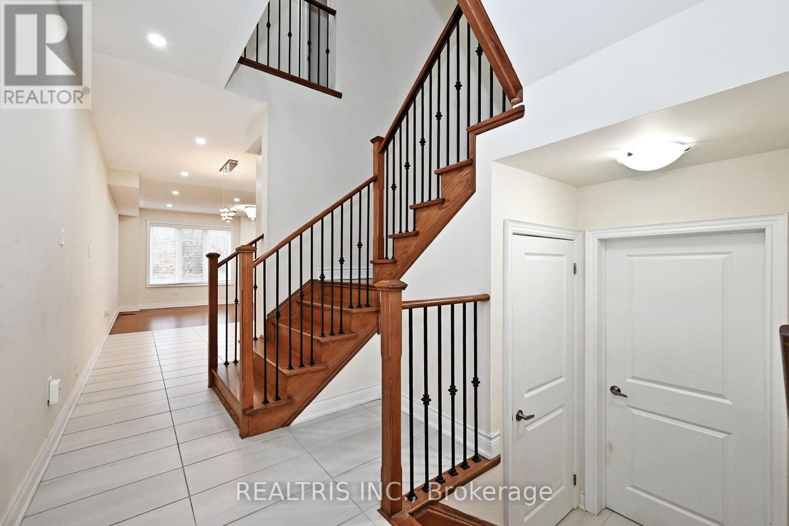 12 Ryler Way, Markham, Ontario  L3S 0E7 - Photo 8 - N12524306