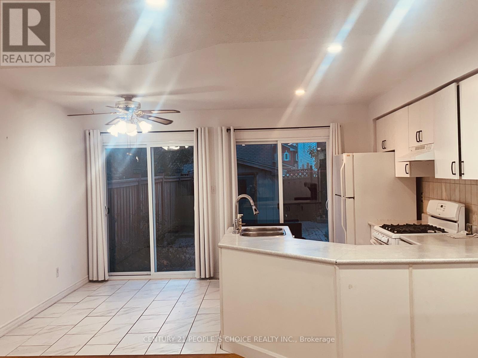 48 Yellow Brick Road, Brampton, Ontario  L6V 4L1 - Photo 8 - W12492958