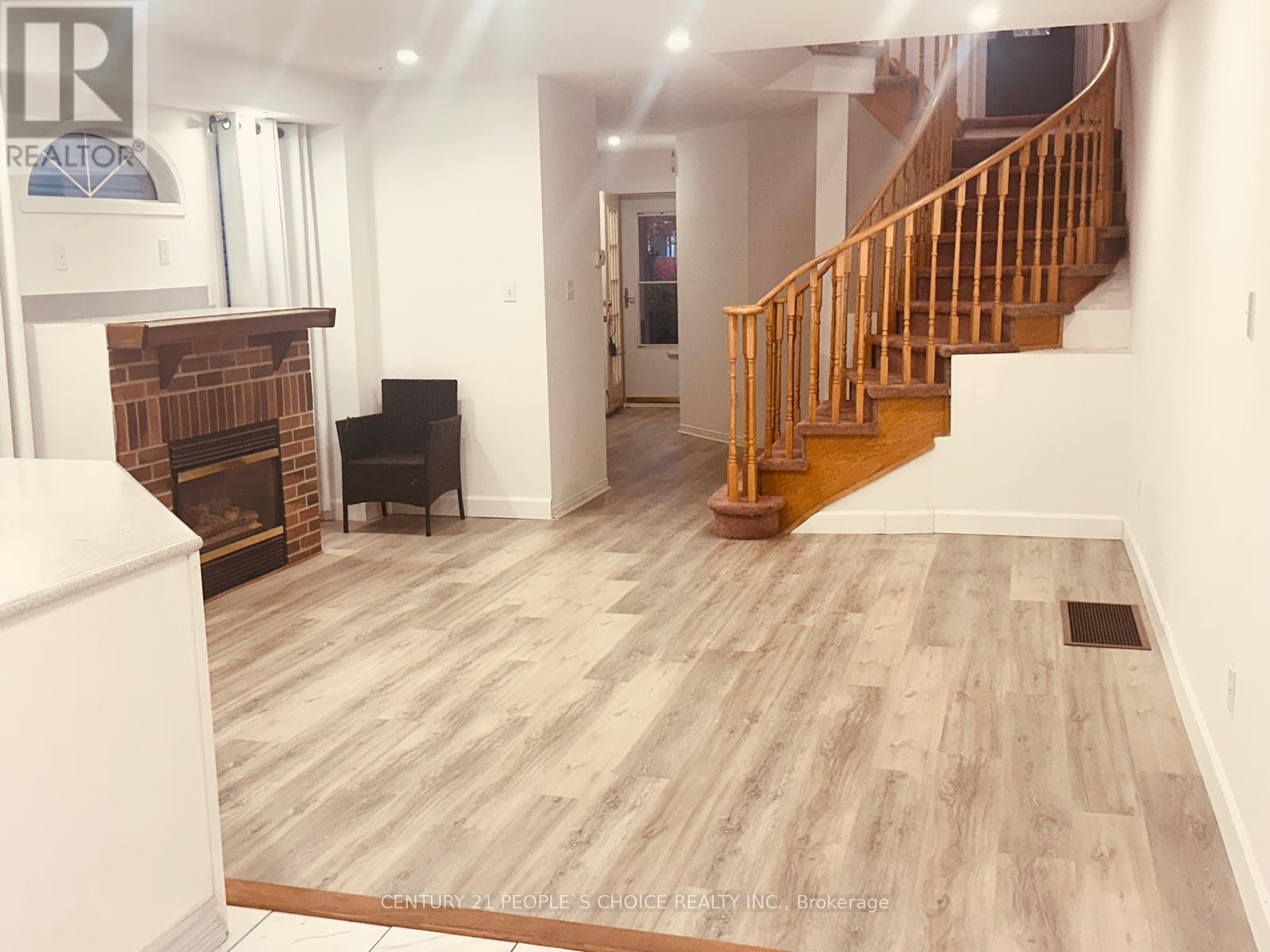 48 Yellow Brick Road, Brampton, Ontario  L6V 4L1 - Photo 4 - W12492958