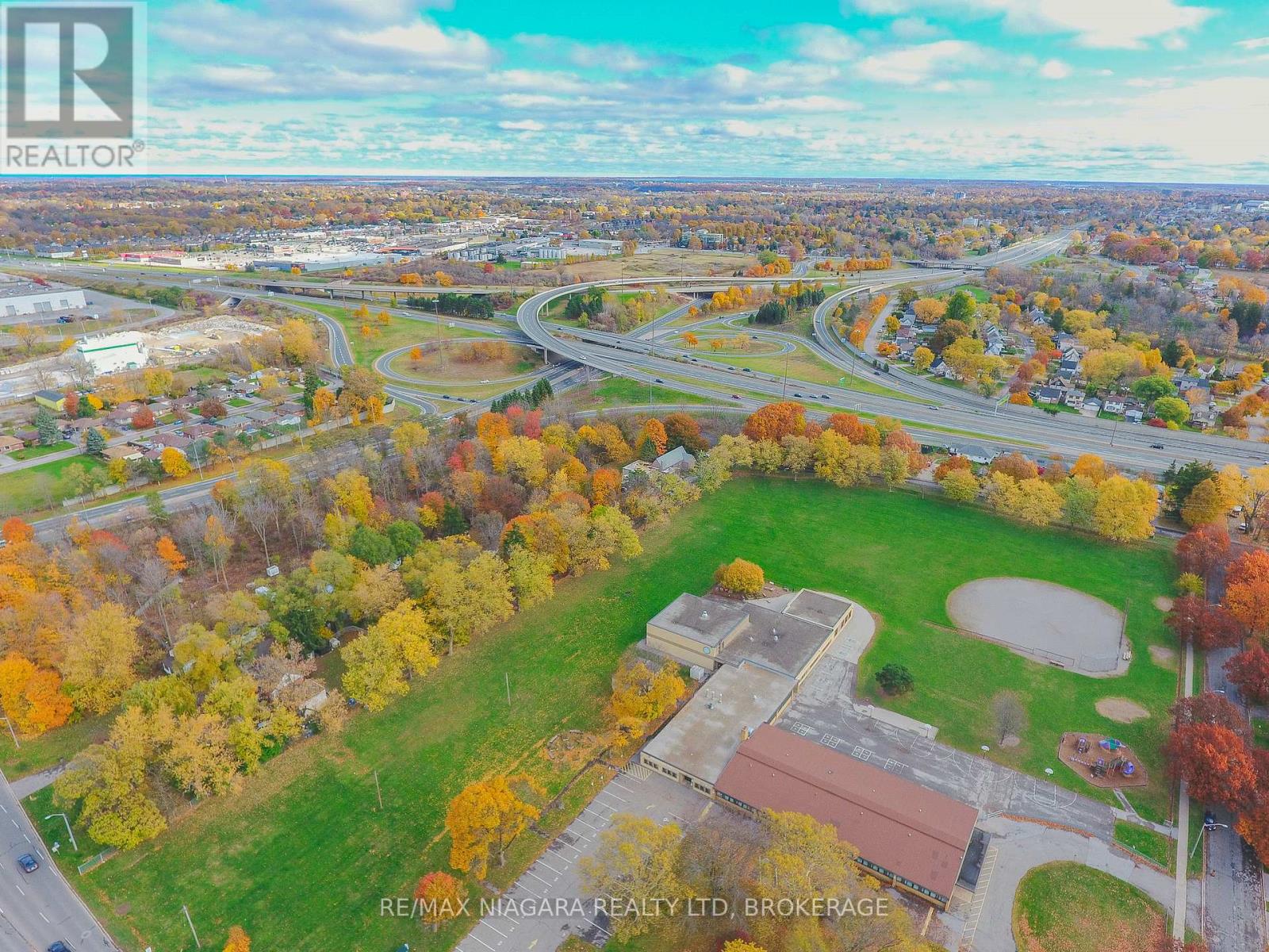 5537 Montrose Road, Niagara Falls, Ontario L2H 1K9 - Photo 19 - X12528294