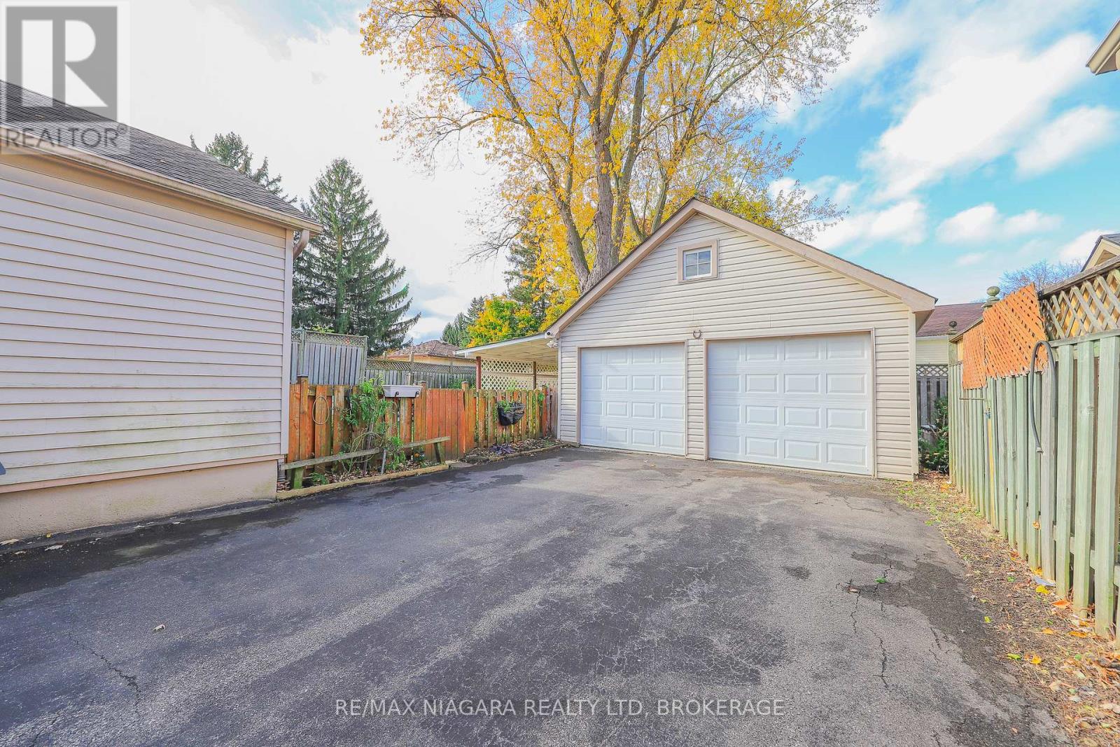 5537 Montrose Road, Niagara Falls, Ontario L2H 1K9 - Photo 5 - X12528294