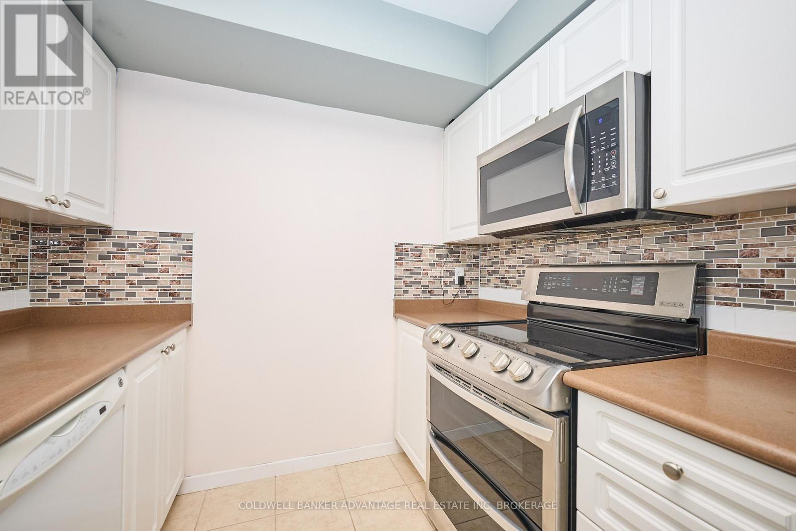 1204 - 330 Prince Charles Drive S, Welland, Ontario L3C 7B3 - Photo 13 - X12528420