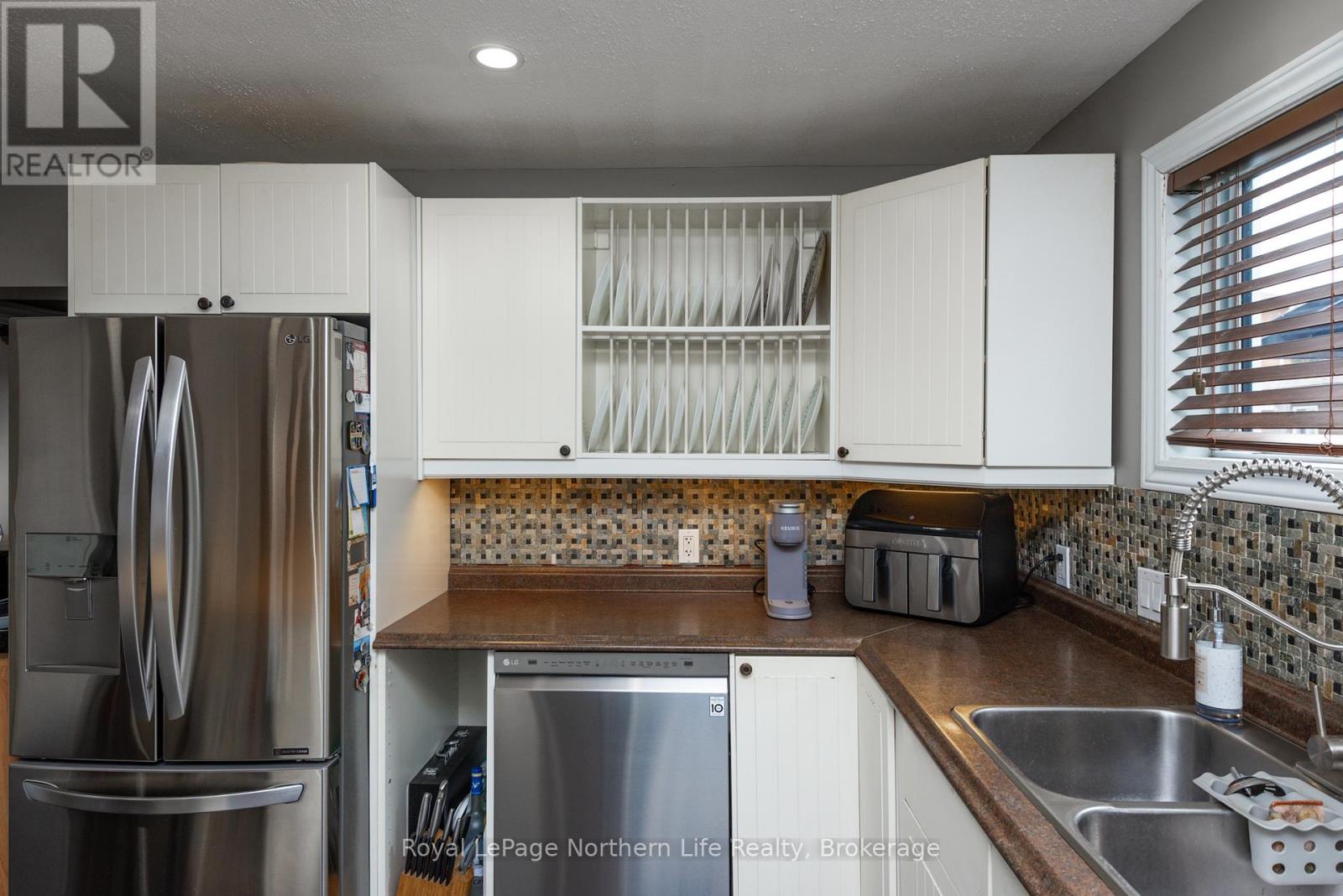 737 Wyld Street, North Bay, Ontario P1B 2A2 - Photo 11 - X12528504