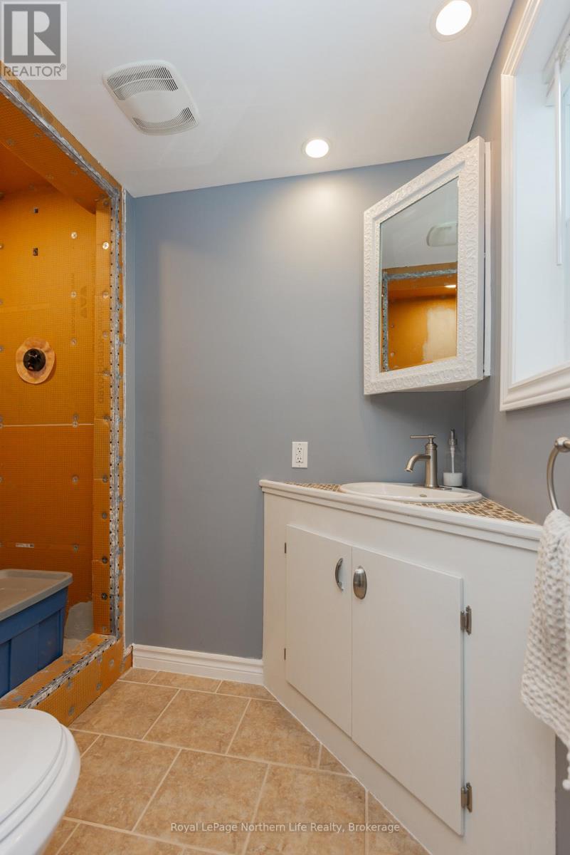 737 Wyld Street, North Bay, Ontario P1B 2A2 - Photo 14 - X12528504