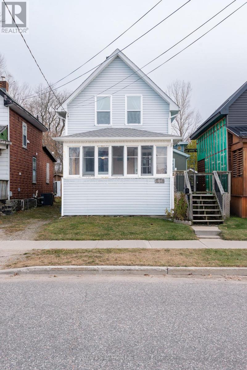 737 Wyld Street, North Bay, Ontario P1B 2A2 - Photo 2 - X12528504