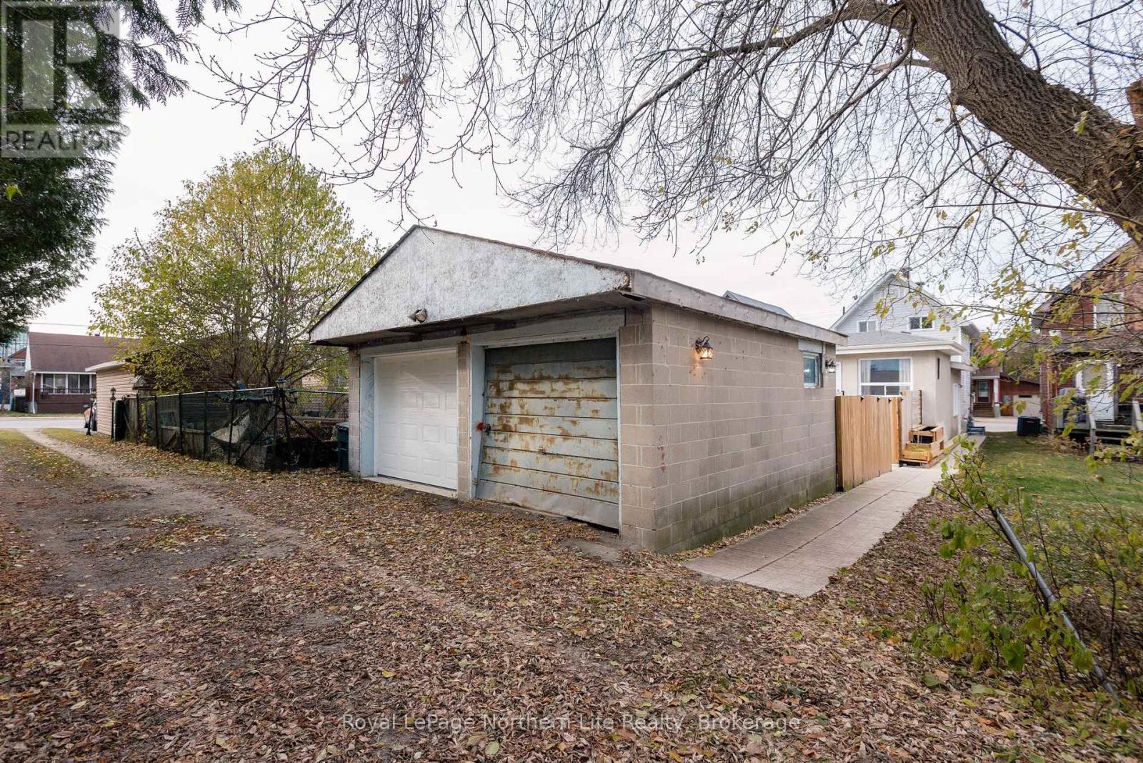 737 Wyld Street, North Bay, Ontario P1B 2A2 - Photo 32 - X12528504