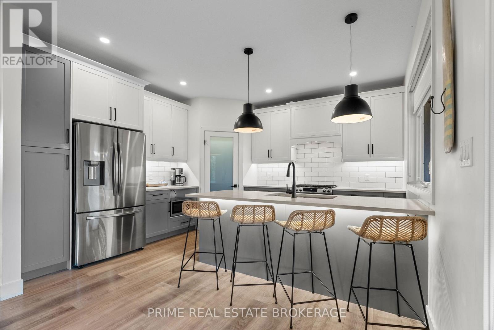 33977 Kildeer Drive, Bluewater, Ontario  N0M 1N0 - Photo 9 - X12519658