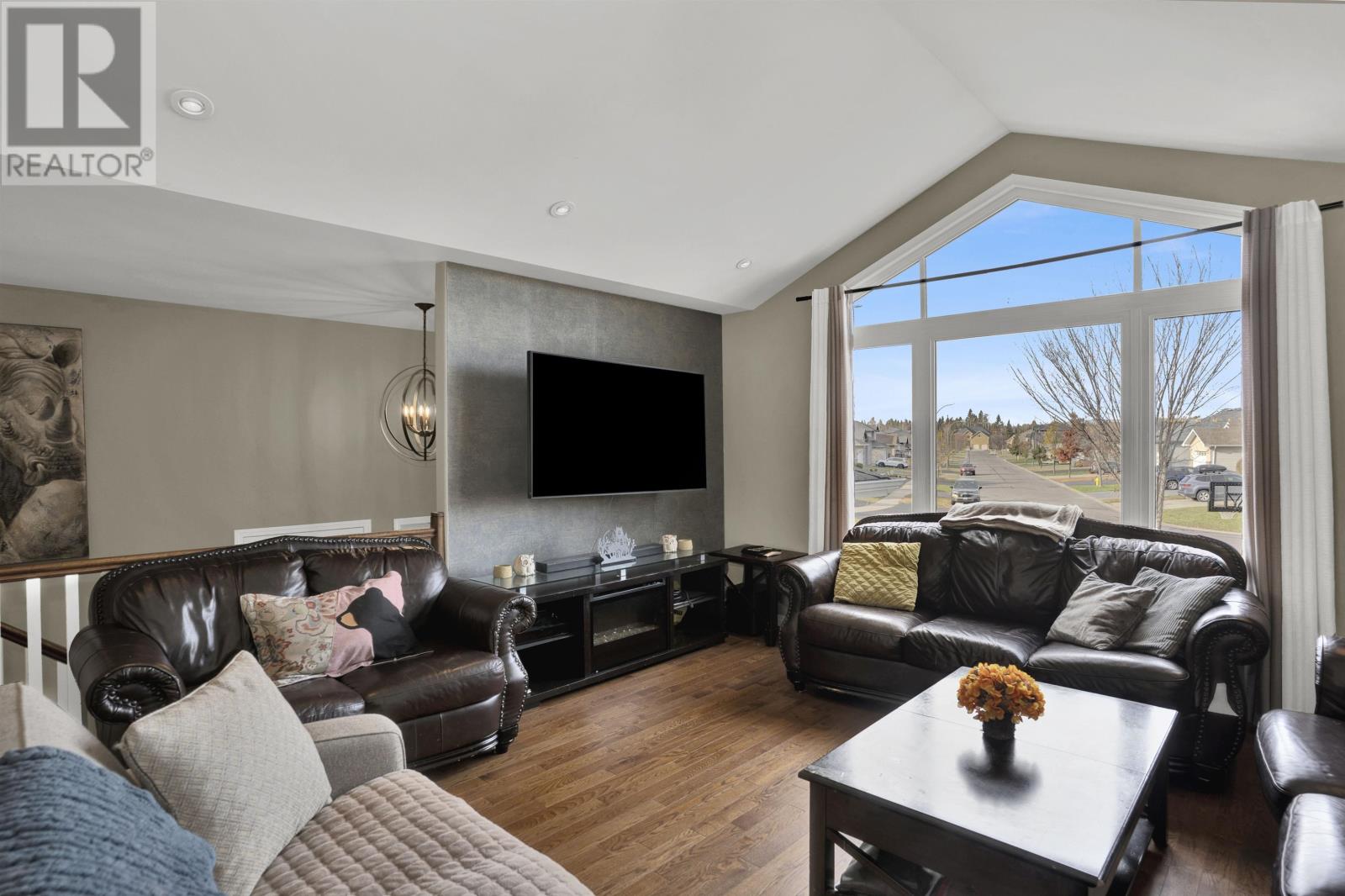 524 Fireweed Bay, Thunder Bay, Ontario P7G 0A6 - Photo 4 - TB253434