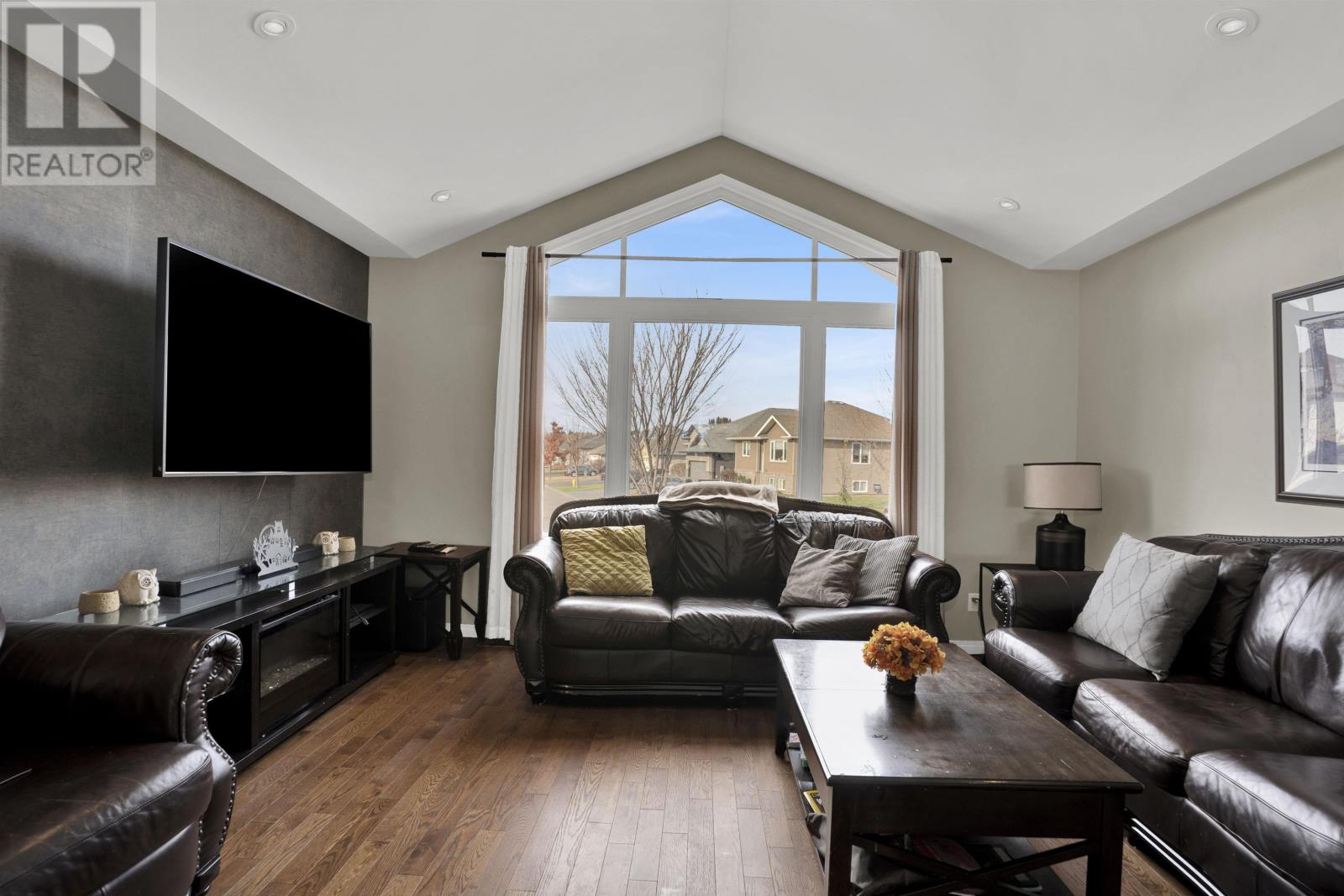 524 Fireweed Bay, Thunder Bay, Ontario P7G 0A6 - Photo 5 - TB253434