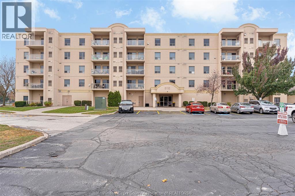 MLS# 25028444: 315 VILLAGE GROVE Unit# 501, Tecumseh, Canada