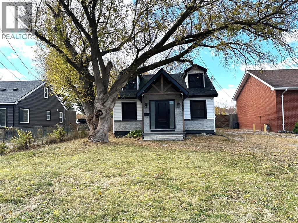 3555 HOWARD, Windsor, Ontario