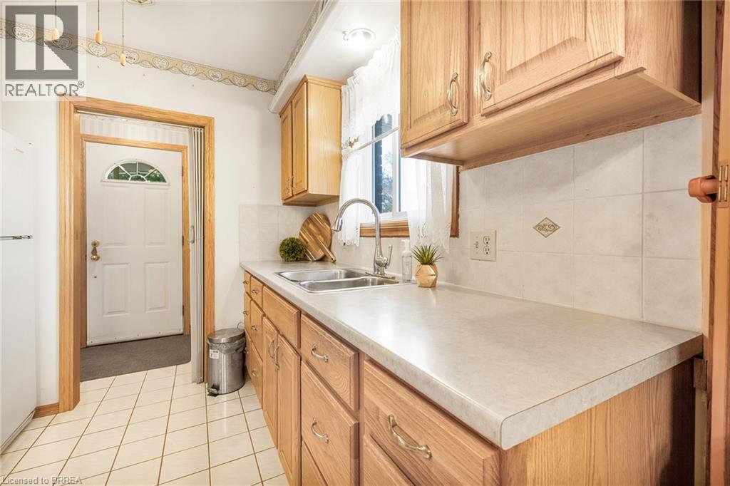 48 Ellenson Drive, Brantford, Ontario  N3R 3E5 - Photo 9 - 40776853