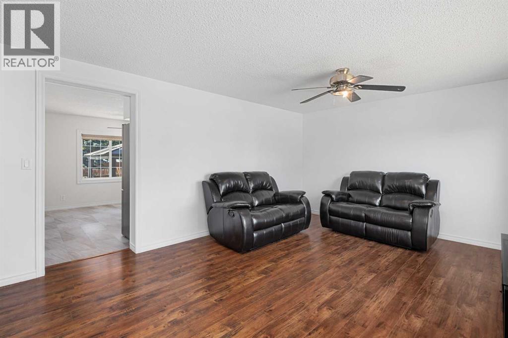 153 Big Hill Place Se, Airdrie, Alberta  T4A 1P9 - Photo 11 - A2260030