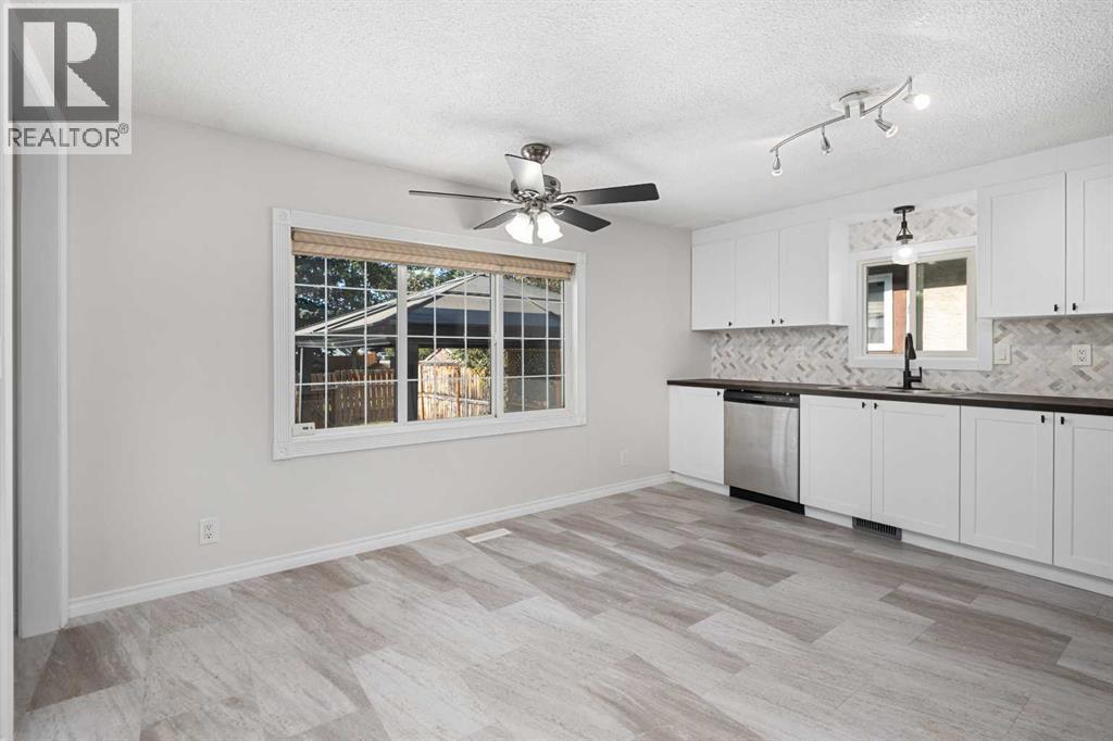 153 Big Hill Place Se, Airdrie, Alberta  T4A 1P9 - Photo 4 - A2260030