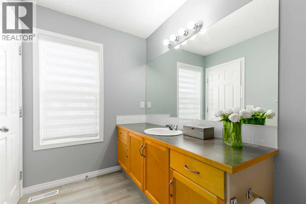 126 Everhollow Heights Sw, Calgary, Alberta  T2Y 5B4 - Photo 25 - A2264586