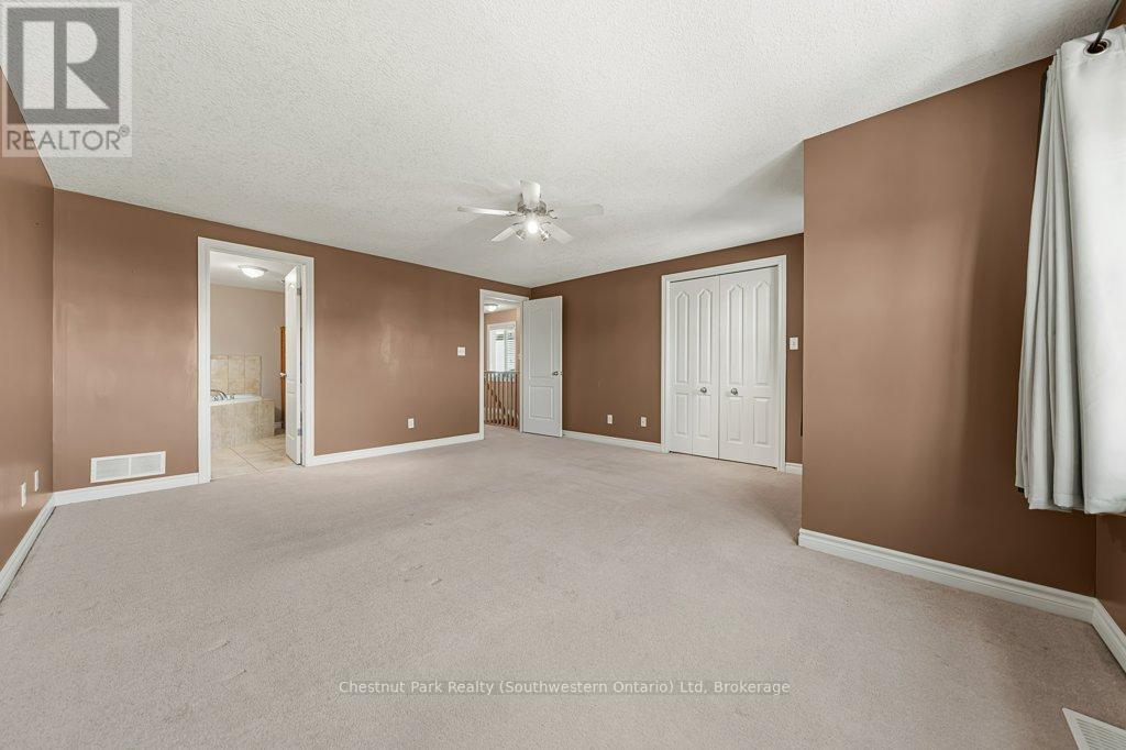 274 Severn Drive, Guelph, Ontario  N1E 0E8 - Photo 15 - X12528474