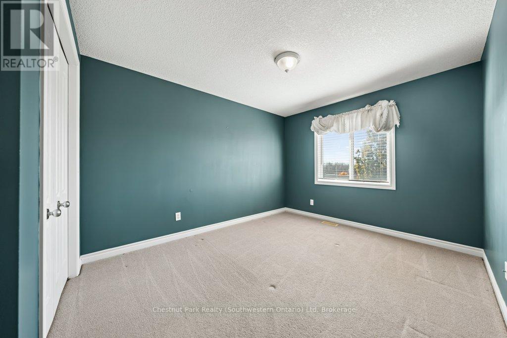 274 Severn Drive, Guelph, Ontario  N1E 0E8 - Photo 17 - X12528474