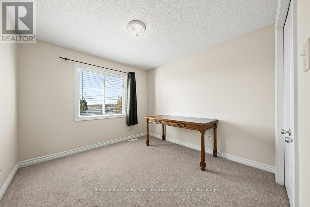 274 Severn Drive, Guelph, Ontario  N1E 0E8 - Photo 19 - X12528474