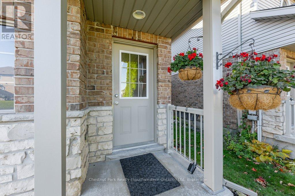 274 Severn Drive, Guelph, Ontario  N1E 0E8 - Photo 2 - X12528474