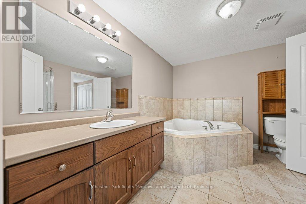 274 Severn Drive, Guelph, Ontario  N1E 0E8 - Photo 20 - X12528474