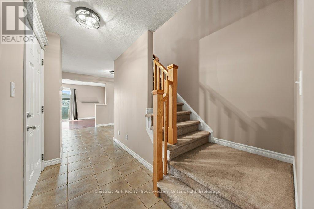 274 Severn Drive, Guelph, Ontario  N1E 0E8 - Photo 4 - X12528474