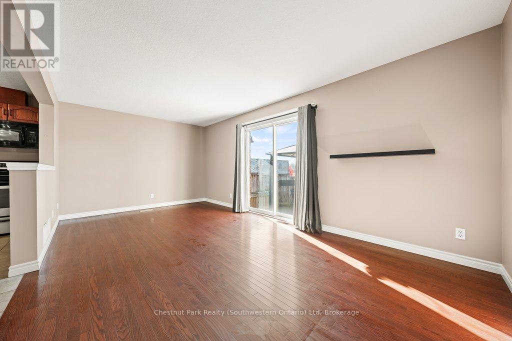 274 Severn Drive, Guelph, Ontario  N1E 0E8 - Photo 9 - X12528474