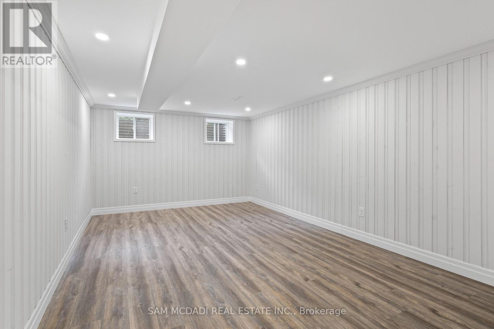 2535 Robin Drive, Mississauga, Ontario  L5K 2G2 - Photo 33 - W12528088