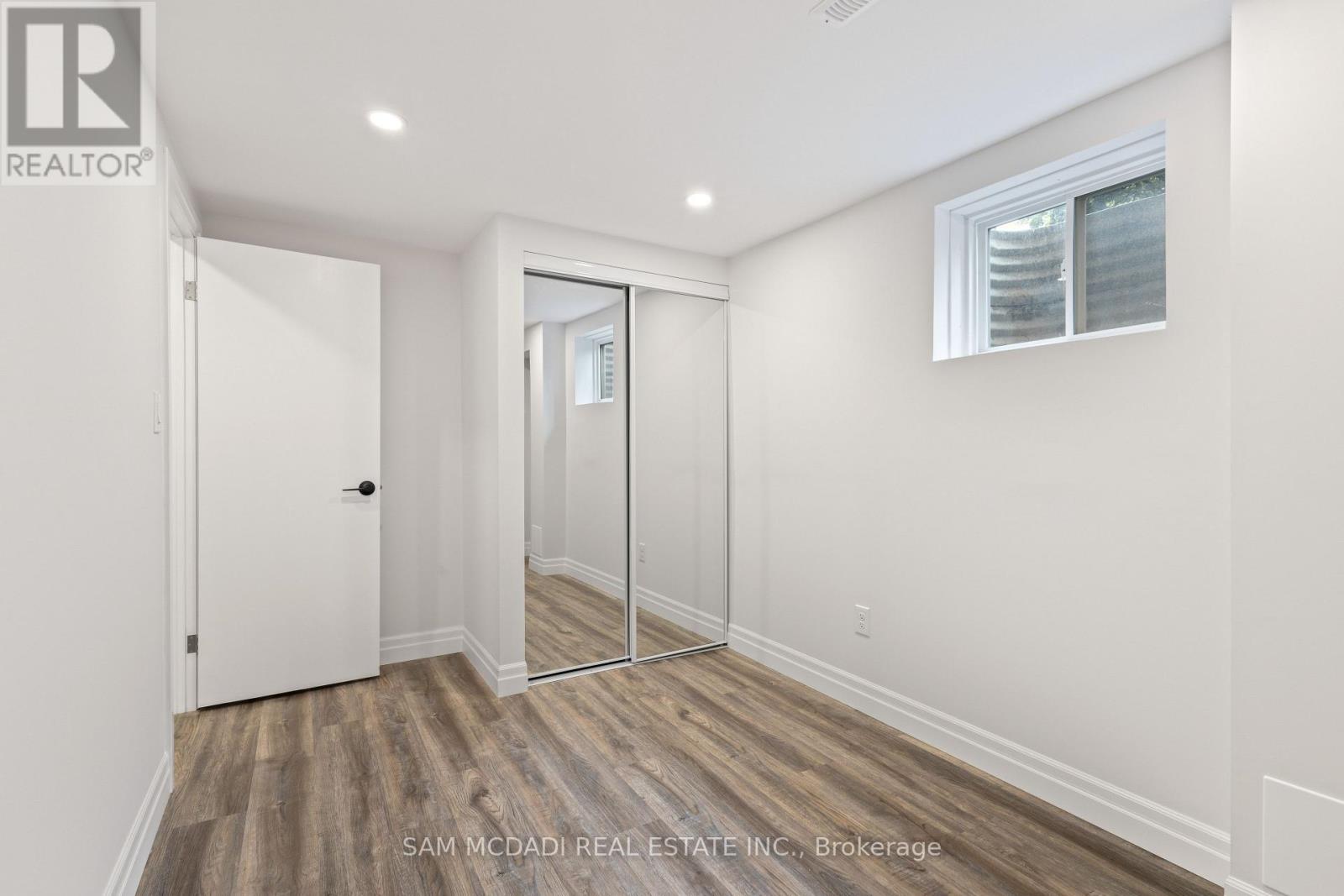 2535 Robin Drive, Mississauga, Ontario  L5K 2G2 - Photo 36 - W12528088