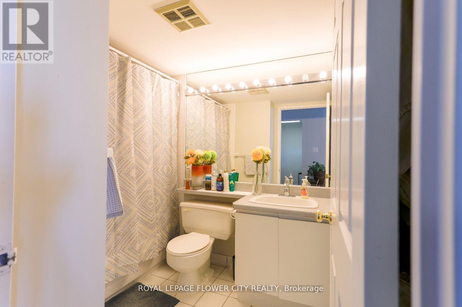 603 - 10 Laurelcrest Street, Brampton, Ontario  L6S 5Y3 - Photo 10 - W12528104